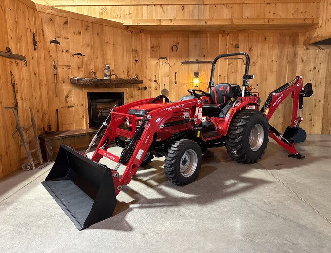 Mahindra Tractors | Mahindra 1626 (HST) W/BACKHOE For Sale Near Me